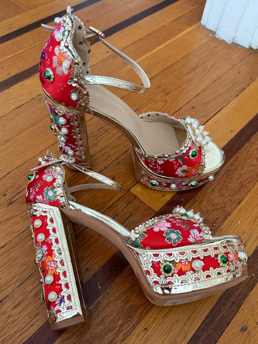 NEW Azalea Wang red platform jewelled heels 9 missing 1 rhinestone sandals